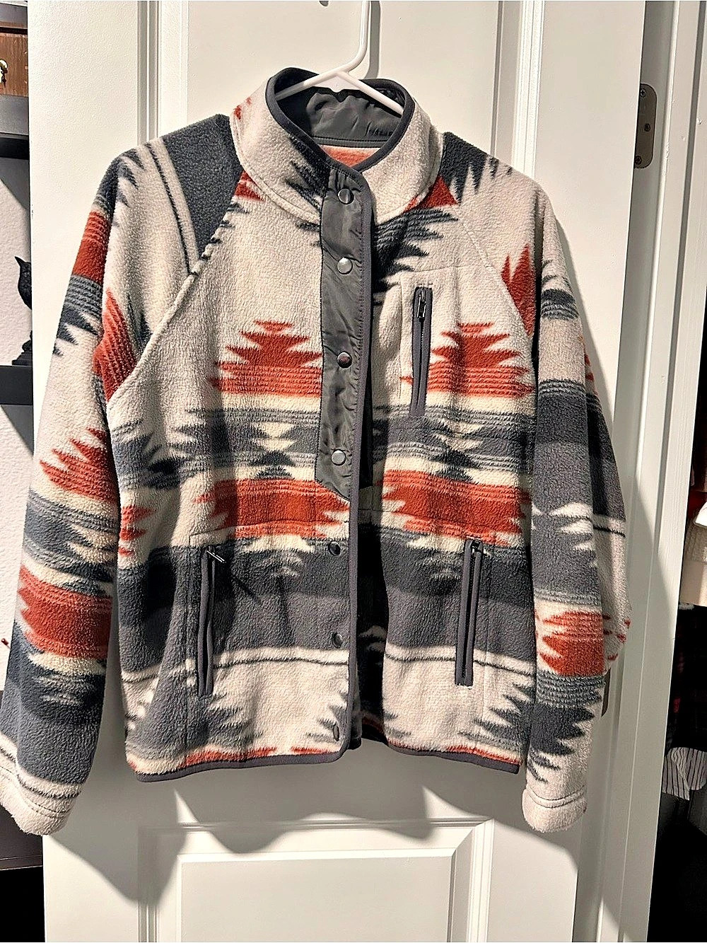 Thread & Supply Aztec Print Fleece Jacket in Gray & Red Size Medium